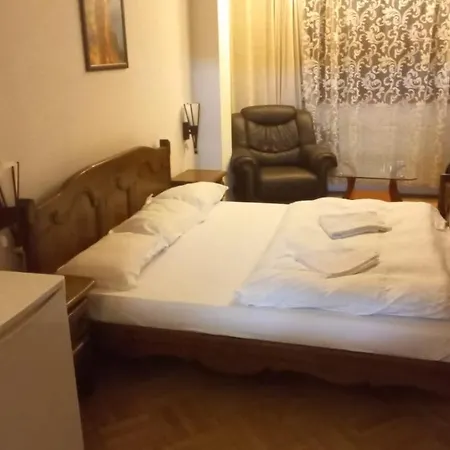 Aviatorilor Economic Low Cost * Bucureşti